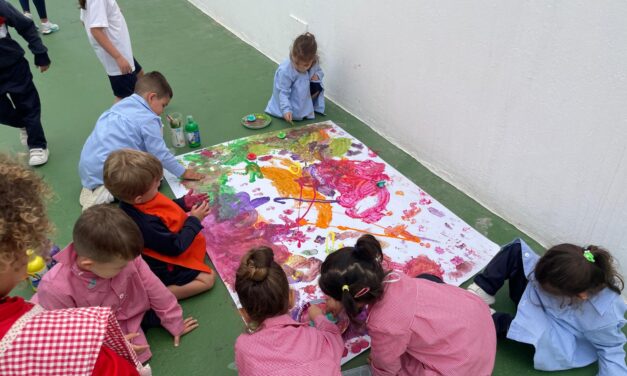 Buenas tardes familias.El alumnado de dos y tres años realizó ayer una actividad conjunta.¡¡Lo pasaron genial!!